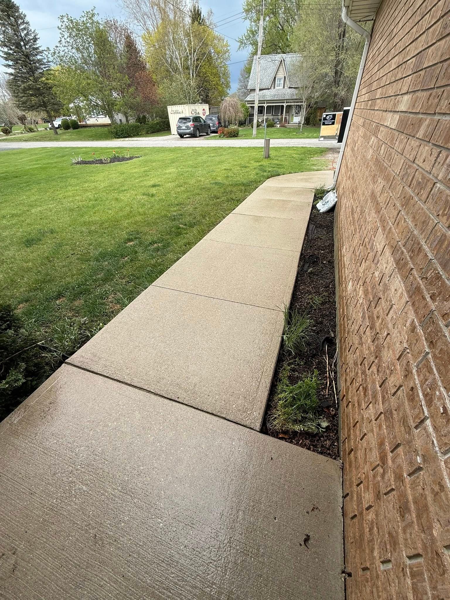 MK Driveway & Siding Wash Pros