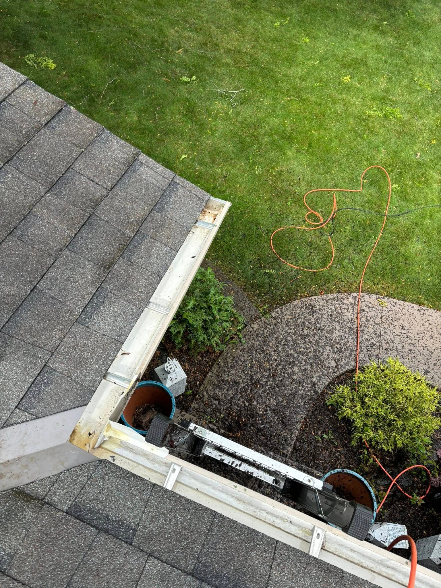 MK Driveway & Siding Wash Pros