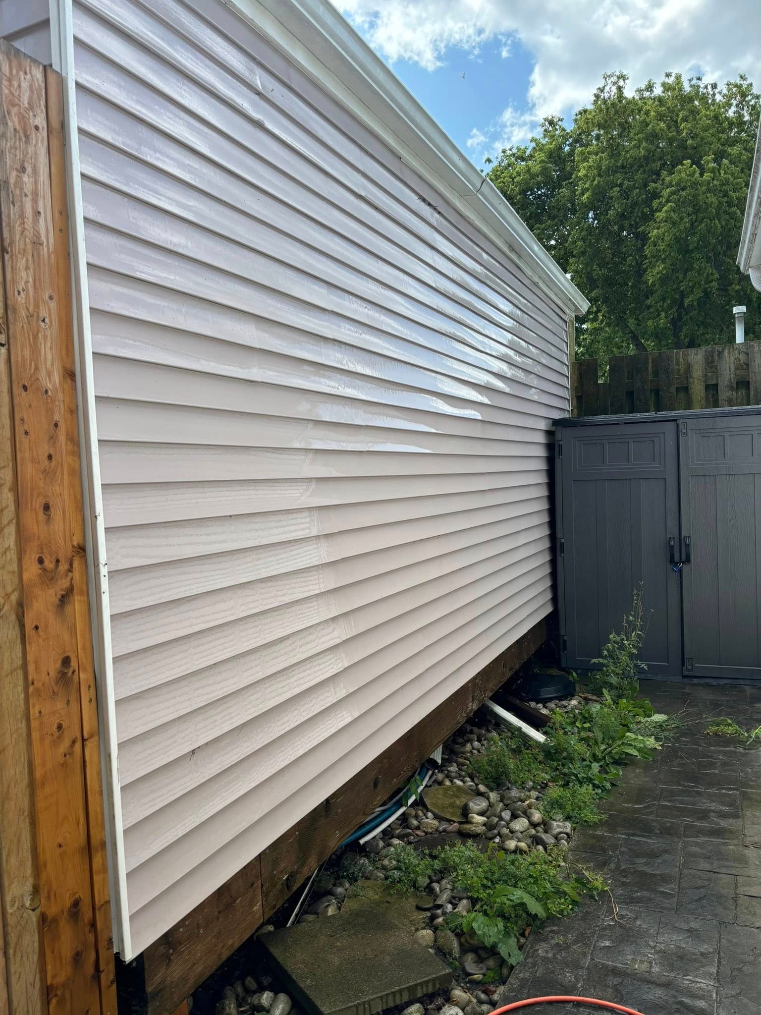 MK Driveway & Siding Wash Pros